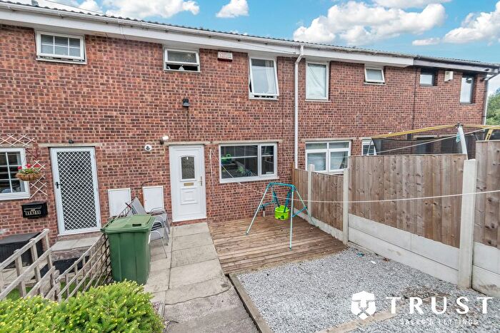 2 Bedroom Terraced House For Sale In Walkley Lane, Heckmondwike, WF16