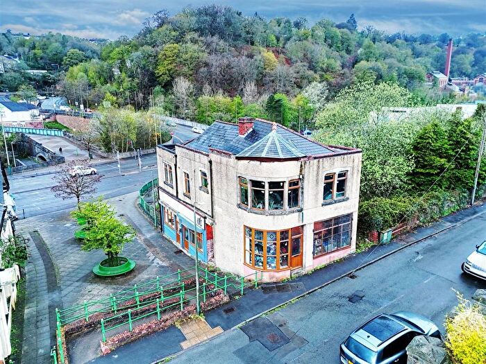 2 Bedroom Character Property For Sale In Crumlin Road, Crumlin, Newport, NP11
