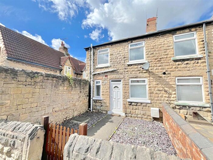 3 Bedroom End Of Terrace House To Rent In Portland Terrace, Langwith Derbyshire, NG20