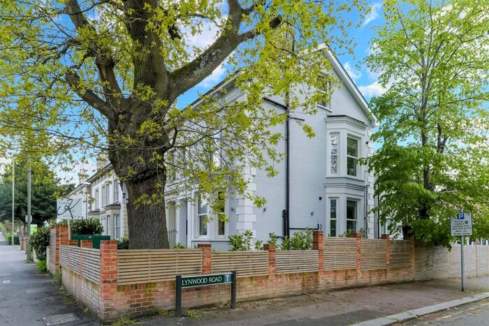 1 Bedroom Flat To Rent In London Road, Redhill, RH1