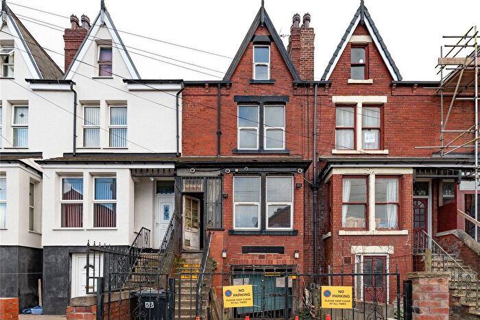 4 Bedroom Terraced House For Sale In Hill Top Mount, Harehills, Leeds, LS8