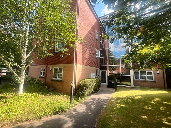 2 Bedroom Flat To Rent In Vicarage Mews, Kirkstall, Leeds, LS5