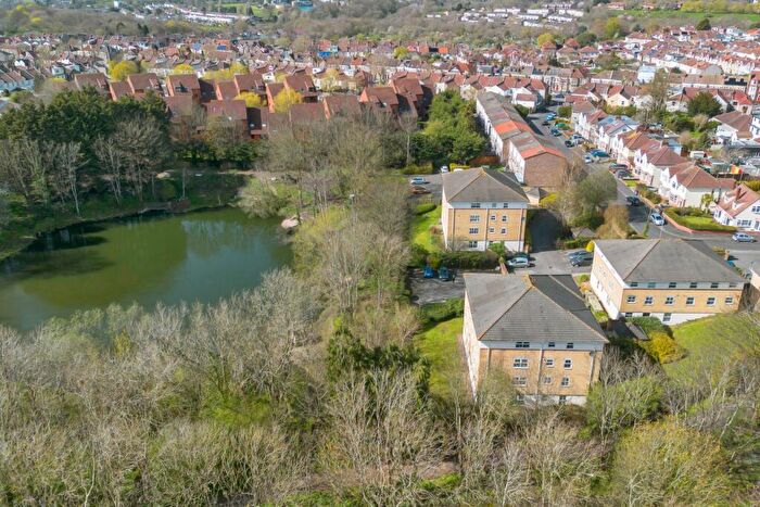 1 Bedroom Apartment For Sale In Lake View, Alcove Road, Fishponds, BS16