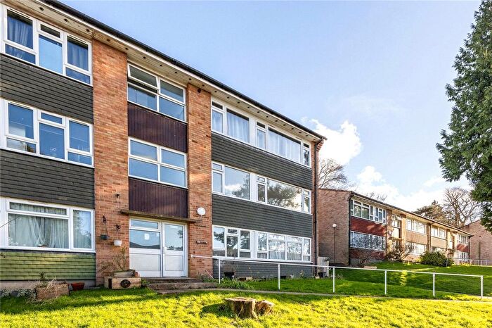 2 Bedroom Flat To Rent In Harestone Hill, Caterham, Surrey, CR3