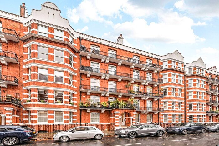 2 Bedroom Flat To Rent In Earls Court, Earls Court, London, SW5