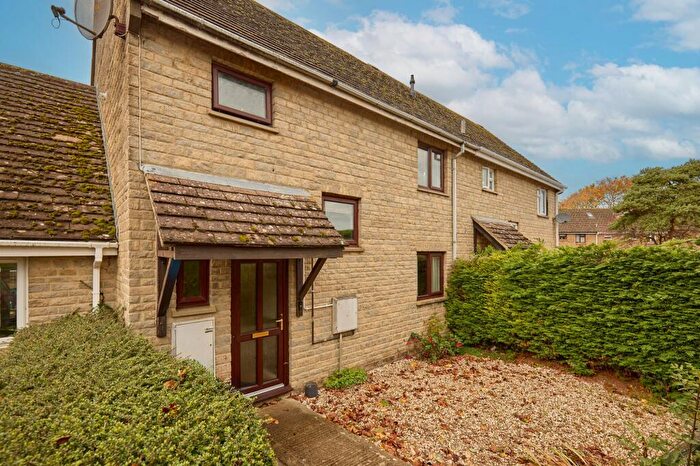 3 Bedroom Semi-Detached House For Sale In Wadards Meadow, Witney, OX28