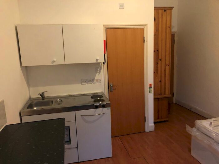 Studio To Rent In York Way, Kings Cross N7