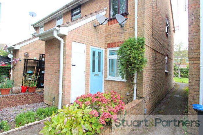 1 Bedroom Apartment To Rent In Cedar Way, Haywards Heath, RH16