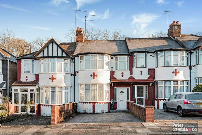 3 Bedroom Property For Sale In Cleveley Crescent, London, W5