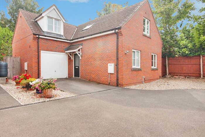 4 Bedroom Detached House For Sale In Vine Terrace, Kingsholm, Gloucester, GL1