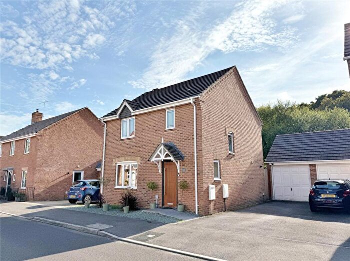 3 Bedroom Detached House For Sale In Kiln Way, Verwood, Dorset, BH31