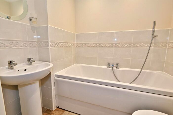 3 Bedroom Terraced House For Sale In Derisley Close, Byfleet, West Byfleet, Surrey, KT14