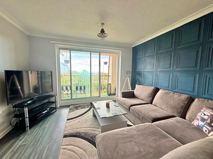 2 Bedroom Flat For Sale In Turnstone Court, Cedar Crescent, St Mary’S Bay, TN29