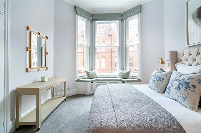 3 Bedroom Flat For Sale In Egerton Gardens, Knightsbridge, SW3