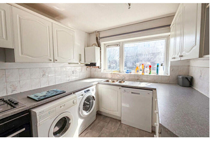 3 Bedroom Terraced House To Rent In Clements Close, Spencers Wood, RG7