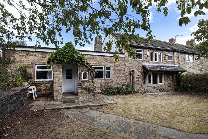 2 Bedroom Cottage For Sale In Rowley Hill, Fenay Bridge, Huddersfield, HD8