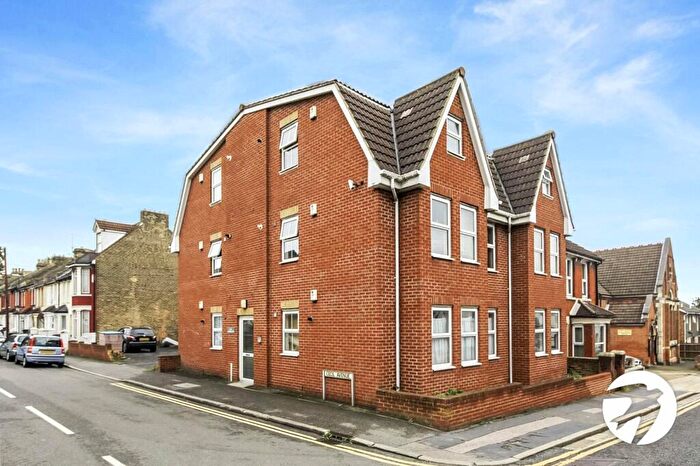 1 Bedroom Flat To Rent In Cecil Avenue, Rochester, Kent, ME2