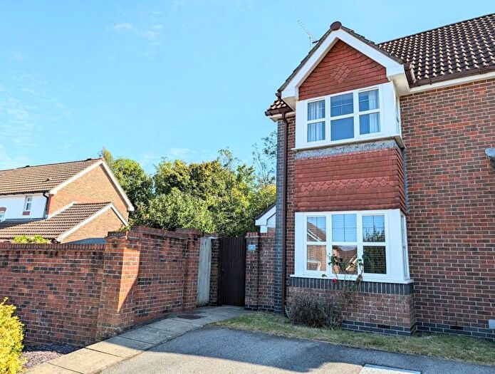 1 Bedroom Semi-Detached House To Rent In Cissbury Close, Horsham, RH12