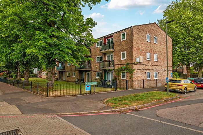 1 Bedroom Flat For Sale In Heron Court, Bromley, BR2
