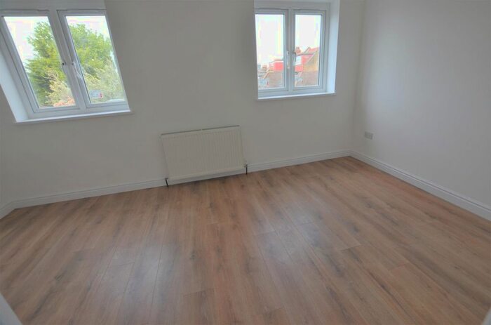 1 Bedroom Flat To Rent In Crown, The Green, London, E4