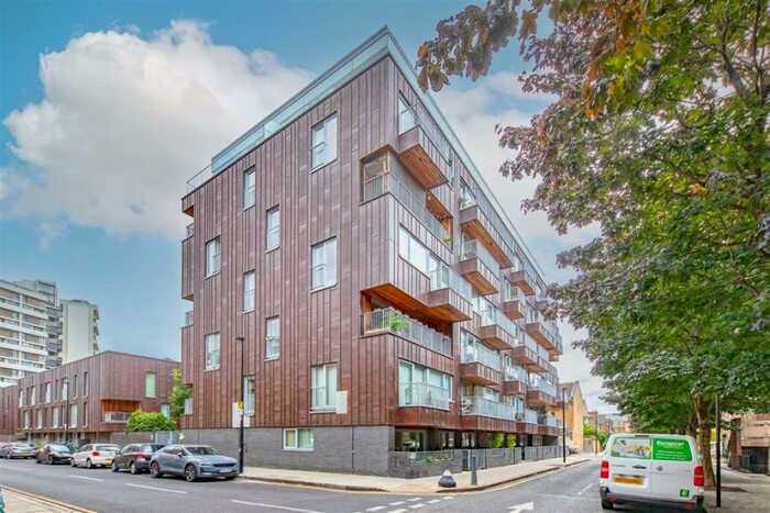 1 Bedroom Flat To Rent In Copperfield Mews, Bethnal Green, E2