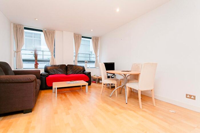 1 Bedroom Flat To Rent In Alan House, Saffron Hill, Clerkenwell, EC1N