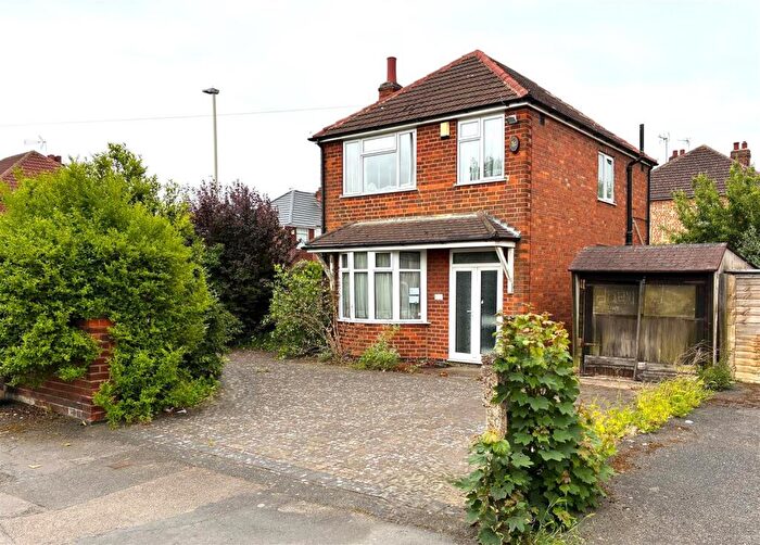 3 Bedroom Detached House For Sale In Stonesby Avenue, Leicester, LE2
