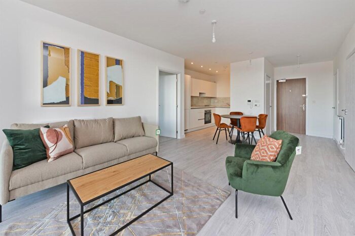 2 Bedroom Apartment To Rent In Rosefinch Apartments, Hendon Waterside, NW9
