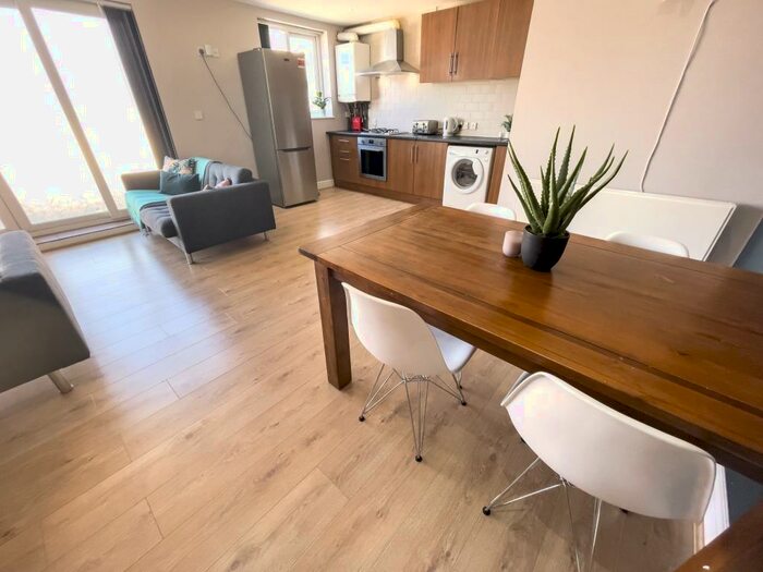 5 Bedroom House To Rent In Stafford Street, L3