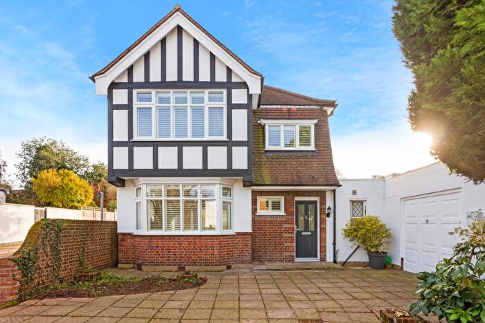 3 Bedroom Detached House To Rent In Chandos Avenue London, N20