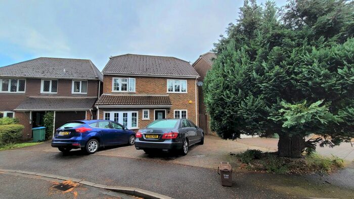 4 Bedroom Property To Rent In Rainbow Court, Watford, WD19