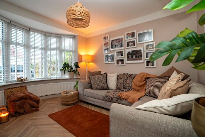 3 Bedroom Semi-Detached House For Sale In Beech Avenue, Derby, Derbyshire, DE24