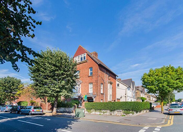 1 Bedroom Flat For Sale In Norbury Avenue, Thornton Heath, CR7