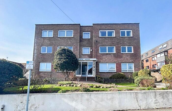 2 Bedroom Flat For Sale In Manor Road, Bexhill-On-Sea, TN40