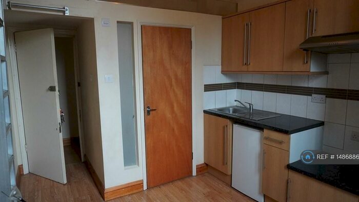 Studio To Rent In Westbourne Drive, London, SE23