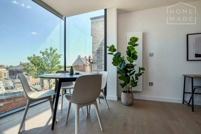 1 Bedroom Flat To Rent In Hill House, Archway, N19