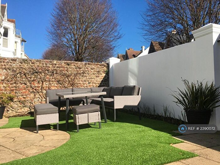 1 Bedroom Flat To Rent In Hove Park Villas Private Garden, Hove, BN3