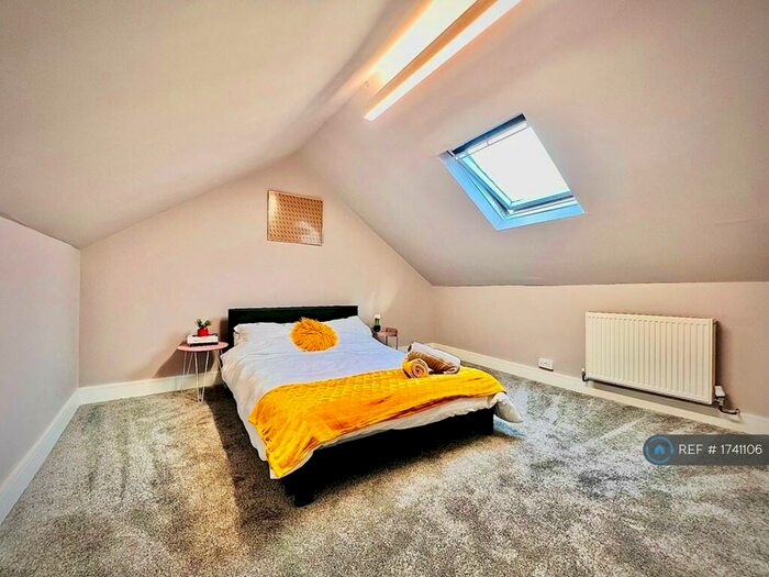 2 Bedroom Flat To Rent In Shirley Road, Cardiff, CF23