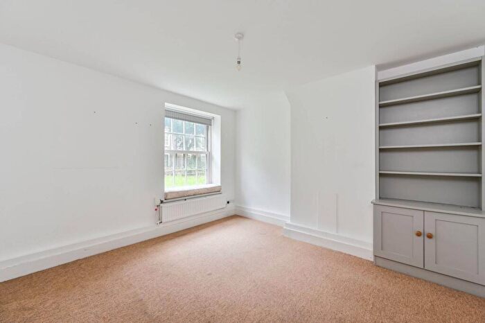 1 Bedroom Flat To Rent In Clayton Street, Oval, London, SE11