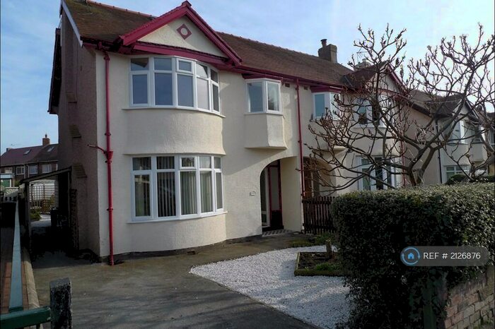 4 Bedroom Semi-Detached House To Rent In Deganwy, Deganwy, LL31