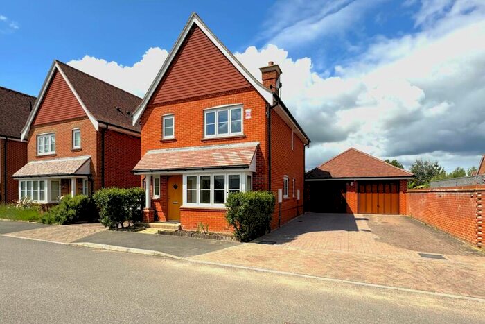 3 Bedroom Detached House To Rent In Culver Grove, Wokingham, RG40