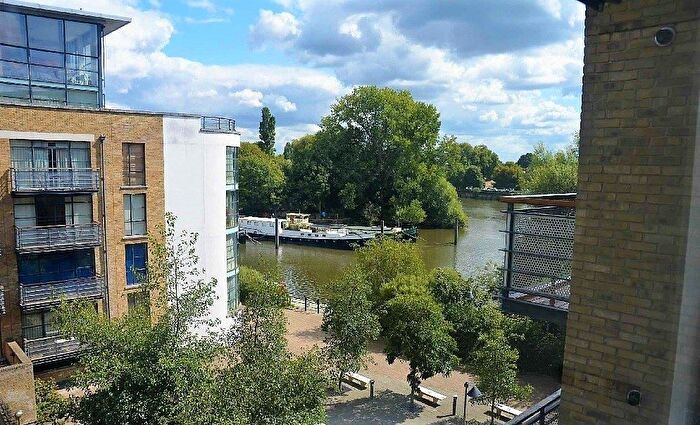 2 Bedroom Flat To Rent In Ferry Quays, Brentford, TW8
