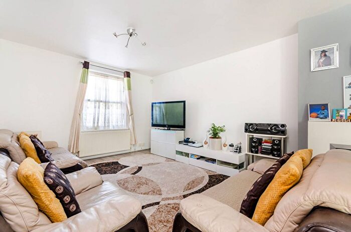 3 Bedroom Terraced House To Rent In Shroffold Road, Bromley, BR1