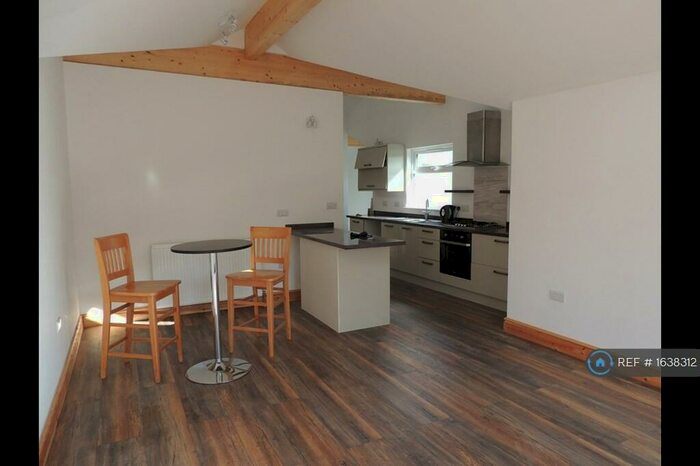 1 Bedroom Flat To Rent In Birch Road, Godalming, GU7