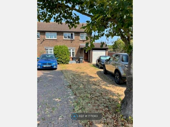 3 Bedroom Semi-Detached House To Rent In Willowmead, Hertford, SG14