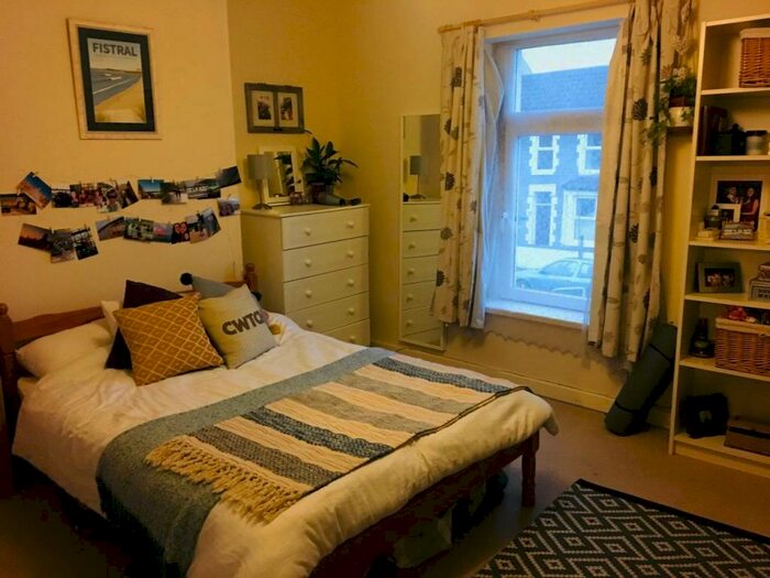 5 Bedroom House To Rent In Llantrisant Street, Cathays, CF24