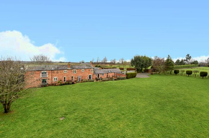 4 Bedroom Barn Conversion For Sale In Lutterworth Road, Shelford, Near Wolvey, Leicestershire LE10