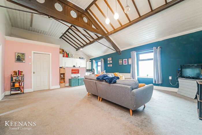 2 Bedroom Flat For Sale In Townley Street, Briercliffe, Burnley, BB10