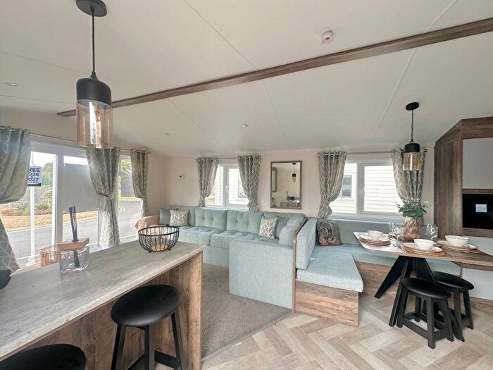 2 Bedroom Park Home For Sale In Broadland Sands Holiday Park – Suffolk, NR32
