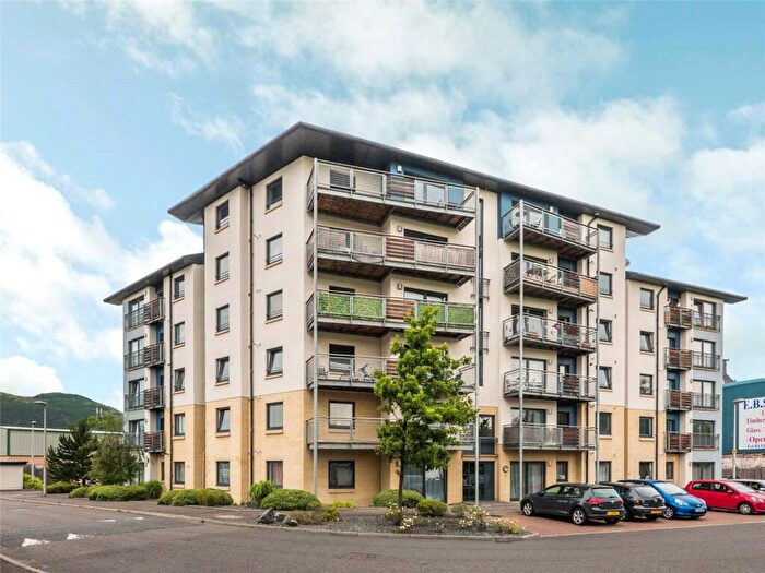 2 Bedroom Flat To Rent In Pefferbank, Edinburgh, EH16